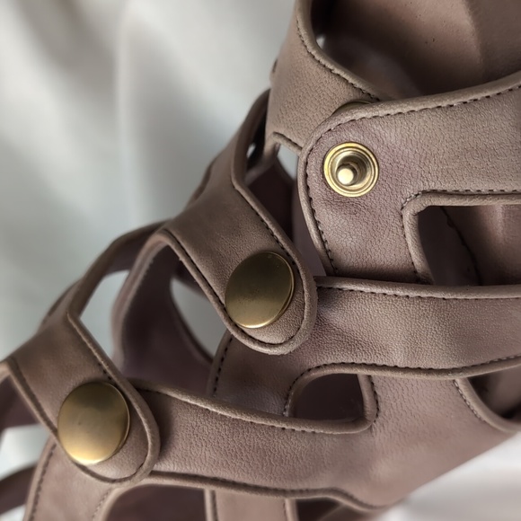 Loeffler Randall button up front - Picture 10 of 10